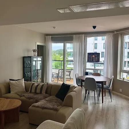Apartmán Lys Og Moderne 3-roms Pa Sandsli