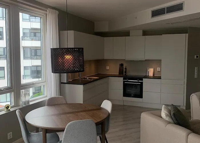 Appartamento Lys Og Moderne 3-roms Pa Sandsli