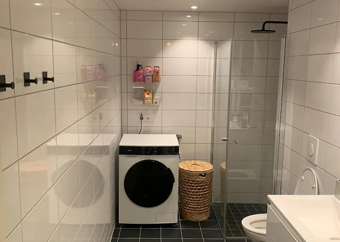 Lys Og Moderne 3-roms På Sandsli *