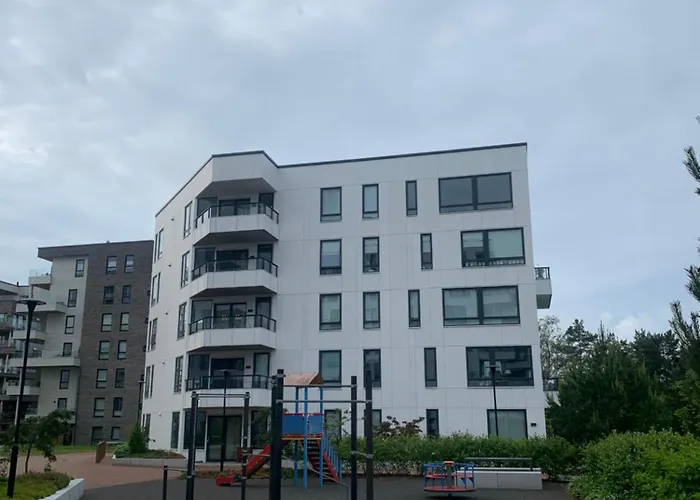 Appartamento Lys Og Moderne 3-roms Pa Sandsli