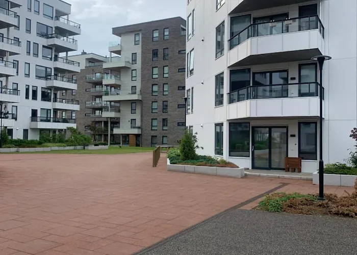 Lys Og Moderne 3-roms På Sandsli *